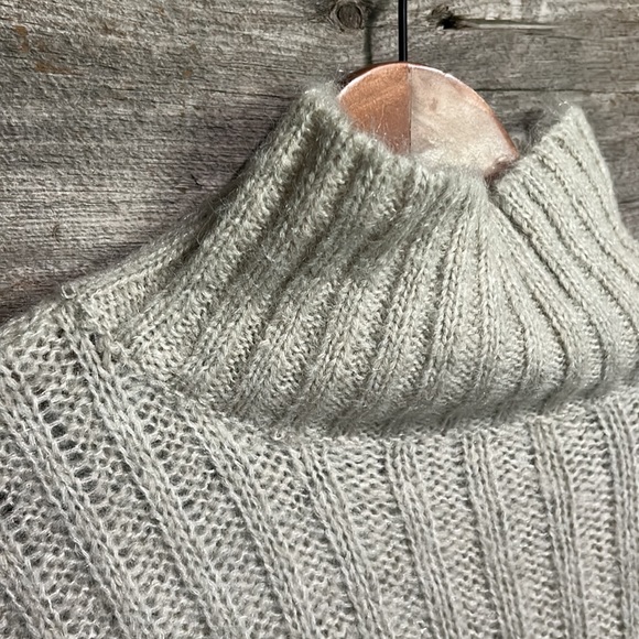 NWT Revolve Superdown distressed cable knit sweater - Picture 6 of 13